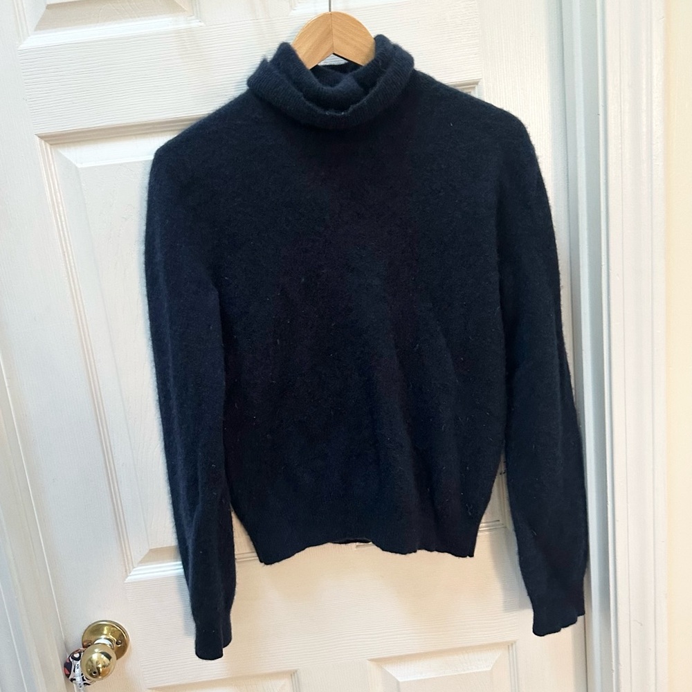 ATM cashmere Anthony Thomas Melillo Navy Turtleneck Sweater m medium